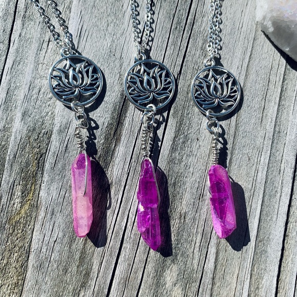 Purple Aura Quartz Lotus Crystal Necklace - Picture 5 of 5